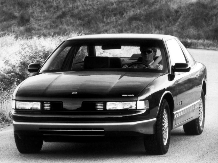  Oldsmobile Cutlass Supreme Coupe 1988 года  (фото 2 из 9)